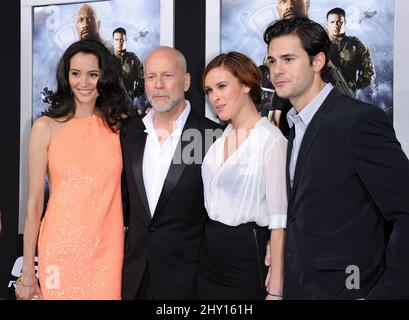 Bruce Willis, Emma Heming, Rumer Willis und Jayson Blair während der Premiere des neuen Films von Paramount Picturs G.I. JOE: VERGELTUNG, am 28. März 2013 im Grauman's Chinese Theatre in Los Angeles. Stockfoto