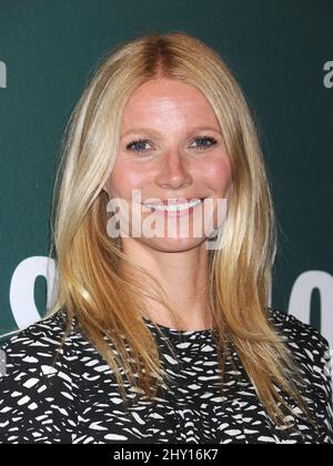 Gwyneth Paltrow posiert bei der Unterzeichnung ihres neuen Buches „IT's All Good: Delicious, Easy Recipes that will make you Look Good and Feel Great“ bei Barnes and Noble in Los Angeles, USA. Stockfoto