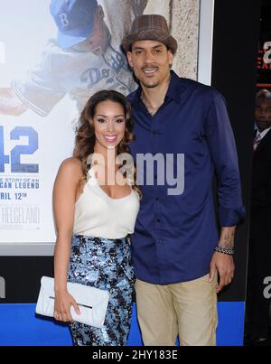 Gloria Govan und Matt Barnes bei der Premiere von „42“ The True Story of an American Legend im TCL Chinese Theatre in Los Angeles, USA. Stockfoto