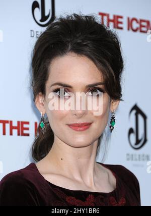 Winona Ryder nimmt an der Sondervorstellung „The Iceman“ Teil, die im ArcLight Cinemas Hollywood in Los Angeles, USA, stattfand. Stockfoto