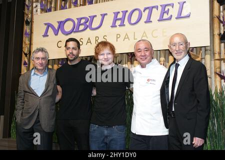 Robert De Niro, David Blaine, Ed Sheeran, Nobu Matsuhisa, Meir T bei der Eröffnung des Nobu Hotels im Caesar's Palace in Las Vegas, Nevada. Stockfoto