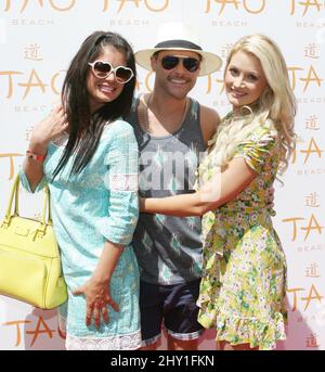 Laura Croft, Josh Strickland, Holly Madison beim Besuch von TAO Beach feiert seine Saisoneröffnung am TAO Beach im Venetian Resort Hotel and Casino in Las Vegas, USA. Stockfoto