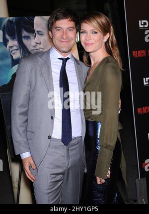 Mark Duplass & Katie Aselton kommen am Mittwoch, den 8. Mai 2013, zur Sondervorführung von 'Black Rock' im ArcLight Hollywood in Los Angeles. Stockfoto