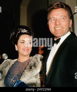 Richard Burton, Elizabeth Taylor, um 1965. Dateireferenz # 34145-524THA Stockfoto