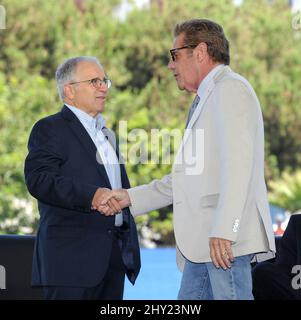 Glenn Frey und Irving Azoff bei einer Pressekonferenz für die Madison Square Garden Company, um die Revitalisierung des Forums während einer Pressekonferenz im alten Forum bekannt zu geben Stockfoto