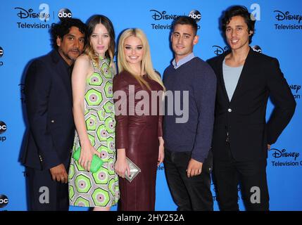 Naveen Andrews, Sophie Lowe, Emma Rigby, Michael Socha und Peter G nehmen an der ABC Summer TCA Press Tour Teil, die am 4. August 2013 im Beverly Hilton Hotel, Beverly Hills, Kalifornien, stattfand. Stockfoto