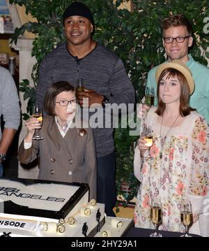 Linda Hunt, LL Cool J, Barrett Foa, Renee Felice Smith bei der NCIS: Los Angeles 100. Episode Party in Los Angeles, Kalifornien. Stockfoto