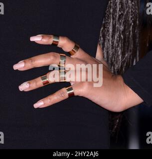 Keri Hilson nimmt an der Weltpremiere von „Riddick“ im Westwood Village Theatre in Los Angeles Teil. Stockfoto