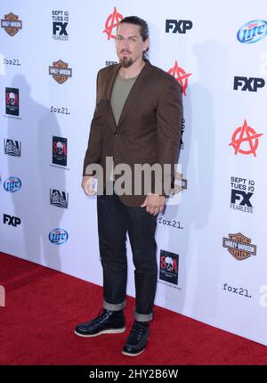 Steve Howey nimmt an der Premiere der Saison 6 im Dolby Theater, Los Angeles, Teil. Stockfoto