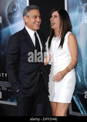 Sandra Bullock & George Clooney bei der Premiere von „Gravity“ in New York am AMC Lincoln Square Stockfoto