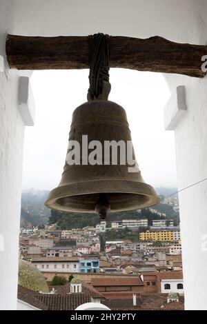 Glocke in der Kirche von San Francisco (Iglesia de San Francisco), Quito, Ecuador Stockfoto