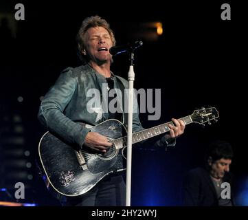 Bon Jovi tritt während seiner „because We Can“-Tour in der PNC Arena auf Stockfoto