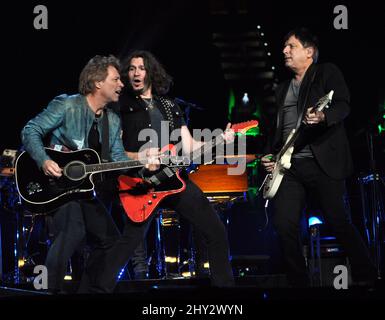 Bon Jovi tritt während seiner „because We Can“-Tour in der PNC Arena auf Stockfoto