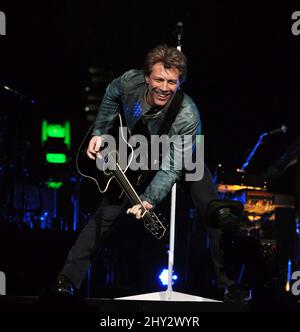 Bon Jovi tritt während seiner „because We Can“-Tour in der PNC Arena auf Stockfoto