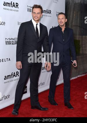 Cheyenne jackson, Jason Landau, kommt zur vierten jährlichen amfAR Inspiration Gala in den Milk Studios am Donnerstag, den 12. Dezember 2013 in Los Angeles. Stockfoto