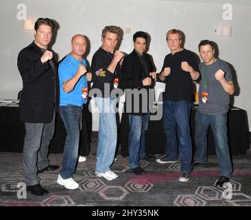 Sean Kanan, Ron Thomas, Martin Kove, Ralph Macchio, William Zabk bei der Hollywood Show im Loews Hollywood Hotel in Los Angeles, Kalifornien. Stockfoto