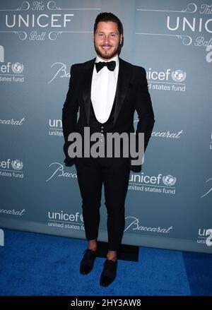 Val Chmerkovskiy beim UNICEF Ball 2014 in Los Angeles Stockfoto