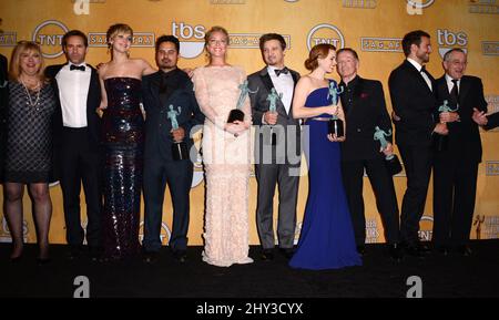 Alessandro Nivola, Jennifer Lawrence, Michael Pena, Elisabeth Ršhm, Jeremy Renner, Amy Adams, Bradley Cooper, Robert De Niro beim Presseraum der Annual Screen Actors Guild Awards 20. im Shrine Auditorium in Los Angeles, Kalifornien. Stockfoto