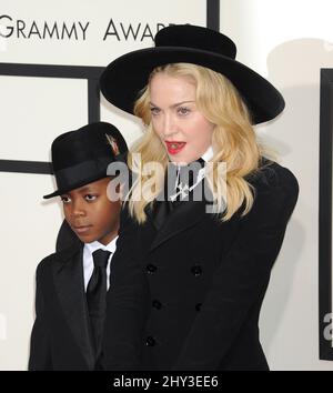 Madonna kommt am Sonntag, den 26. Januar 2014, bei den jährlichen GRAMMY Awards 56. im Staples Center in Los Angeles an. Stockfoto