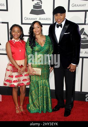 LL Cool J, Simone Johnson und Nina Simone Smith kommen am Sonntag, den 26. Januar 2014, bei den jährlichen GRAMMY Awards 56. im Staples Center in Los Angeles an. Stockfoto