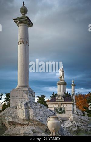 Herkules- und Antaeus-Brunnen im Parterre-Garten, ein griechischer Held, der, von Juno wütend getrieben, seine Kinder tötete. Aranjuez. Madrid. Stockfoto