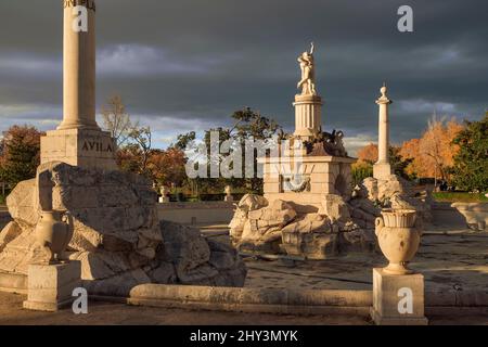 Herkules- und Antaeus-Brunnen im Parterre-Garten, ein griechischer Held, der, von Juno wütend getrieben, seine Kinder tötete. Aranjuez. Madrid. Stockfoto