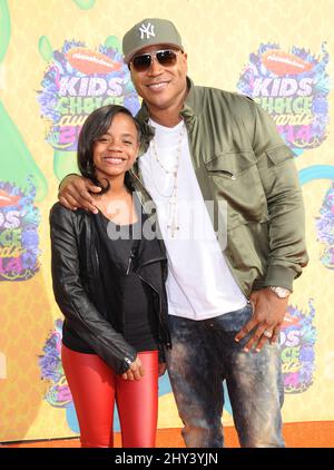 LL Cool J & Nina Simone Smith nimmt an Nickelodeon's Annual Kids' Choice Awards 27. Teil, die im USC's Galen Center, Los Angeles, verliehen werden Stockfoto