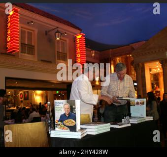 Wolfgang Puck Makes IT Healthy Cook Buchunterzeichnung im Spago Las Vegas, den Forum Shops im Caesars Palace. Stockfoto