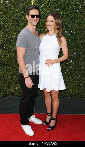 Jason Behr und Kadee Strickland nehmen an der John Varvatos 11. Annual Stuart House Benefit in Hollywood, Kalifornien, Teil. Stockfoto