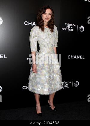 Keira Knightley nimmt an der Abschlussnacht-Gala-Premiere von „Begin Again“ während des Tribeca Film Festivals Teil, das im BMCC Tribeca PAC in New York, USA, stattfindet. Stockfoto