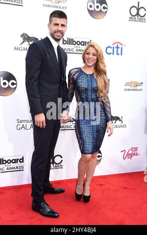 Gerard Pique und Shakira treffen am Sonntag, den 18. Mai 2014, bei den Billboard Music Awards in der MGM Grand Garden Arena in Las Vegas ein. Stockfoto