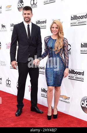 Gerard Pique und Shakira treffen am Sonntag, den 18. Mai 2014, bei den Billboard Music Awards in der MGM Grand Garden Arena in Las Vegas ein. Stockfoto