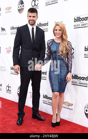 Gerard Pique und Shakira treffen am Sonntag, den 18. Mai 2014, bei den Billboard Music Awards in der MGM Grand Garden Arena in Las Vegas ein. Stockfoto