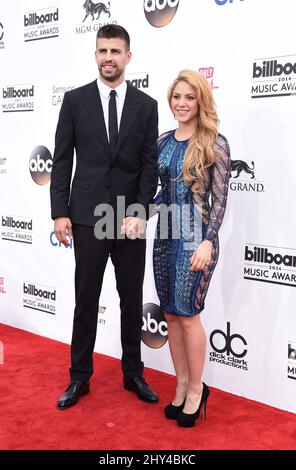 Gerard Pique und Shakira treffen am Sonntag, den 18. Mai 2014, bei den Billboard Music Awards in der MGM Grand Garden Arena in Las Vegas ein. Stockfoto