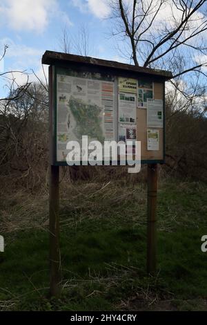 Epsom Surrey England Epsom Common Local Nature Reserve – Tafel und Karte Stockfoto