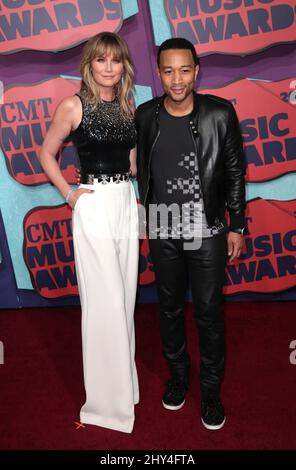 Jennifer Nettles und John Legend nahmen an den CMT Music Awards 2014 in der Bridgestone Arena, Nashville, am 4. Juni 2014 Teil. Stockfoto