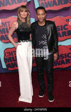 Jennifer Nettles und John Legend nahmen an den CMT Music Awards 2014 in der Bridgestone Arena, Nashville, am 4. Juni 2014 Teil. Stockfoto