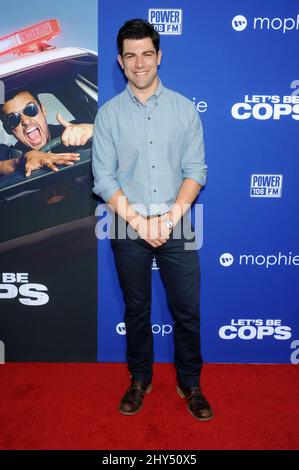 Max Greenfield bei der Premiere von „Let's Be Cops“ im Cinerama Dome in Los Angeles, USA. Stockfoto