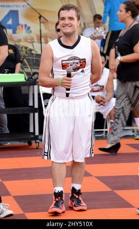 Josh Hutcherson Teilnahme an der 3. jährlichen Josh Hutcherson Celebrity Basketball-Spiel profitieren gerade, aber nicht eng auf der Nokia Plaza in Los Angeles, Kalifornien statt. Stockfoto