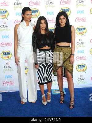 Kendall Jenner, Kim Kardashian und Kylie Jenner kommen zu den Teen Choice Awards 2014 im Shrine Auditorium, Los Angeles. Stockfoto