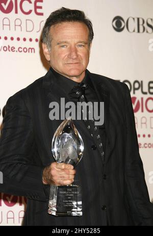 DATEI-FOTO: Robin Williams stirbt mit 63 Jahren. Robin Williams bei den Annual People's Choice Awards 33.. (Los Angeles, Kalifornien) Stockfoto