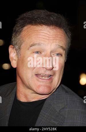 DATEI-FOTO: Robin Williams stirbt mit 63 Jahren. Robin Williams bei der Premiere von „man of the Year“. (Hollywood, Kalifornien) Stockfoto