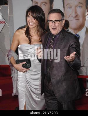 DATEI-FOTO: Robin Williams stirbt mit 63 Jahren. Robin Williams während der Premiere des neuen Films von Walt Disney Picters ALTEN HUNDEN, gehalten im El Capitan Theater, am 9. November 2009, in Los Angeles. Foto: Michael Germana / Star Max Stockfoto