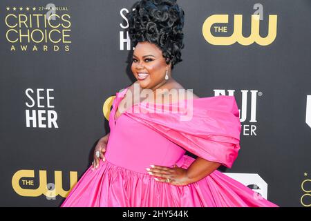 Los Angeles, Kalifornien, USA. 13. März 2022. Nicole Byer nimmt am 13. März 2022 an den Annual Critics Choice Awards 27. im Fairmont Century Plaza in Los Angeles, Kalifornien, Teil. Foto: Casey Flanigan/imageSPACE/MediaPunch Credit: MediaPunch Inc/Alamy Live News Stockfoto