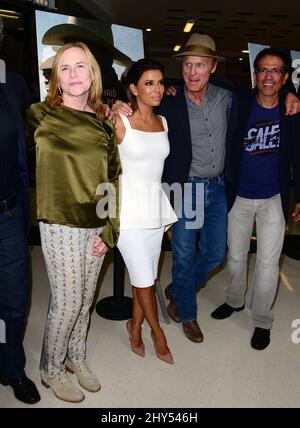 Eva Longoria, Ed Harris, Amy Madigan bei der Vorführung von „La“, die am 21. August 2014 im Landmark Theatre in Los Angeles, CA, USA, stattfand. Stockfoto