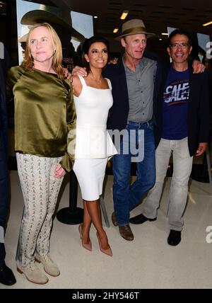 Eva Longoria, Ed Harris, Amy Madigan bei der Vorführung von „La“, die am 21. August 2014 im Landmark Theatre in Los Angeles, CA, USA, stattfand. Stockfoto