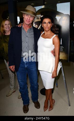 Eva Longoria, Ed Harris bei der Vorführung von „La“, die am 21. August 2014 im Landmark Theatre in Los Angeles, CA, USA, stattfand. Stockfoto