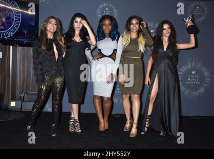 Fünfter Harmony im Pressenzimmer bei den MTV Video Music Awards 2014, die im Forum abgehalten wurden Stockfoto