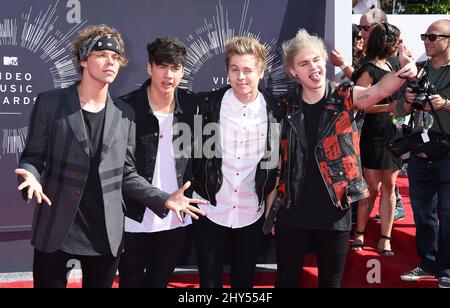 Die Musiker Ashton Irwin, Calum Hood, Luke Hemmings und Michael Clifford von 5 Sekunden Sommer Stockfoto