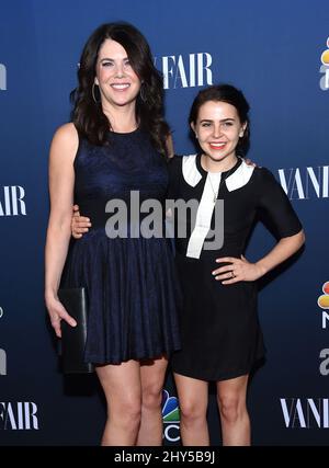 Lauren Graham & Mae Whitman bei der NBC Vanity Fair 2014-2015 TV Saison Red Carpet Event in der Hyde Sunset Kitchen Stockfoto